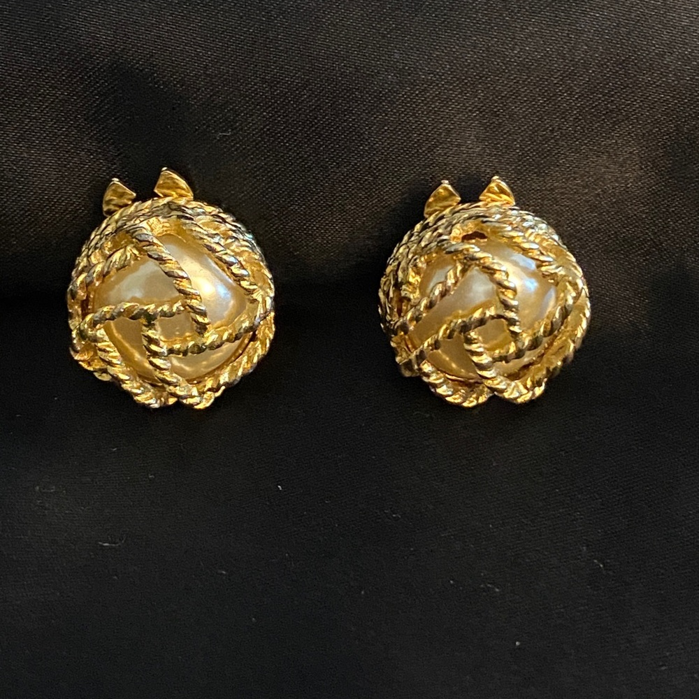 PAOLO Clip on earrings  brutalist design/ PAOLO GUCCI